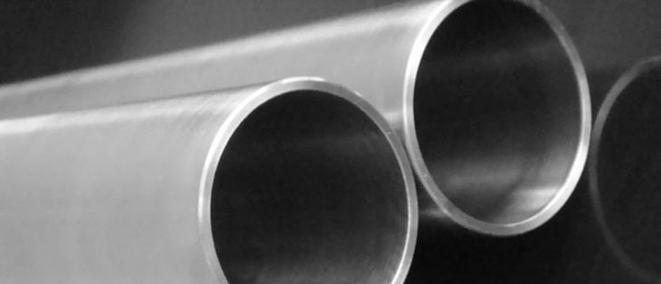 Stainless Steel 304 Welded Pipe & 304 Seamless Pipe/ Tube in Our Stockyard