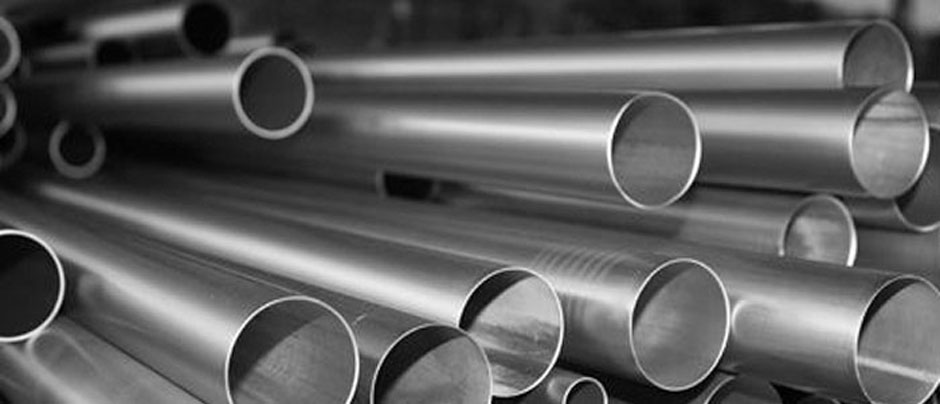 Stainless Steel 304L Seamless Pipe & 304L Seamless Pipe/ Tube in Our Stockyard