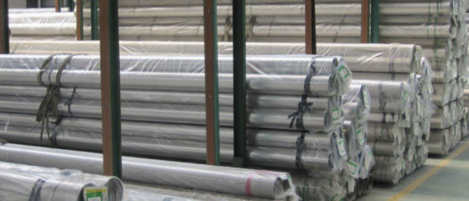 Stainless Steel 304L Welded Pipe & 304L Seamless Pipe/ Tube in Our Stockyard