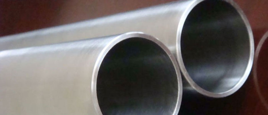 Stainless Steel 304L Welded Tubes & 304L Seamless Pipe/ Tube in Our Stockyard