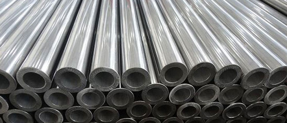 Stainless Steel 316L Welded Pipe & 316L Seamless Pipe/ Tube in Our Stockyard